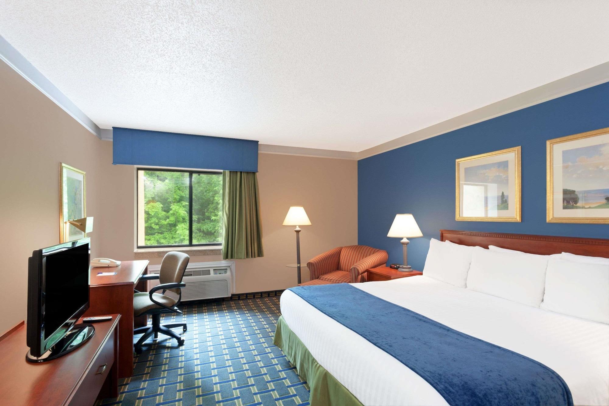 Baymont By Wyndham Memphis East Hotell Exteriör bild