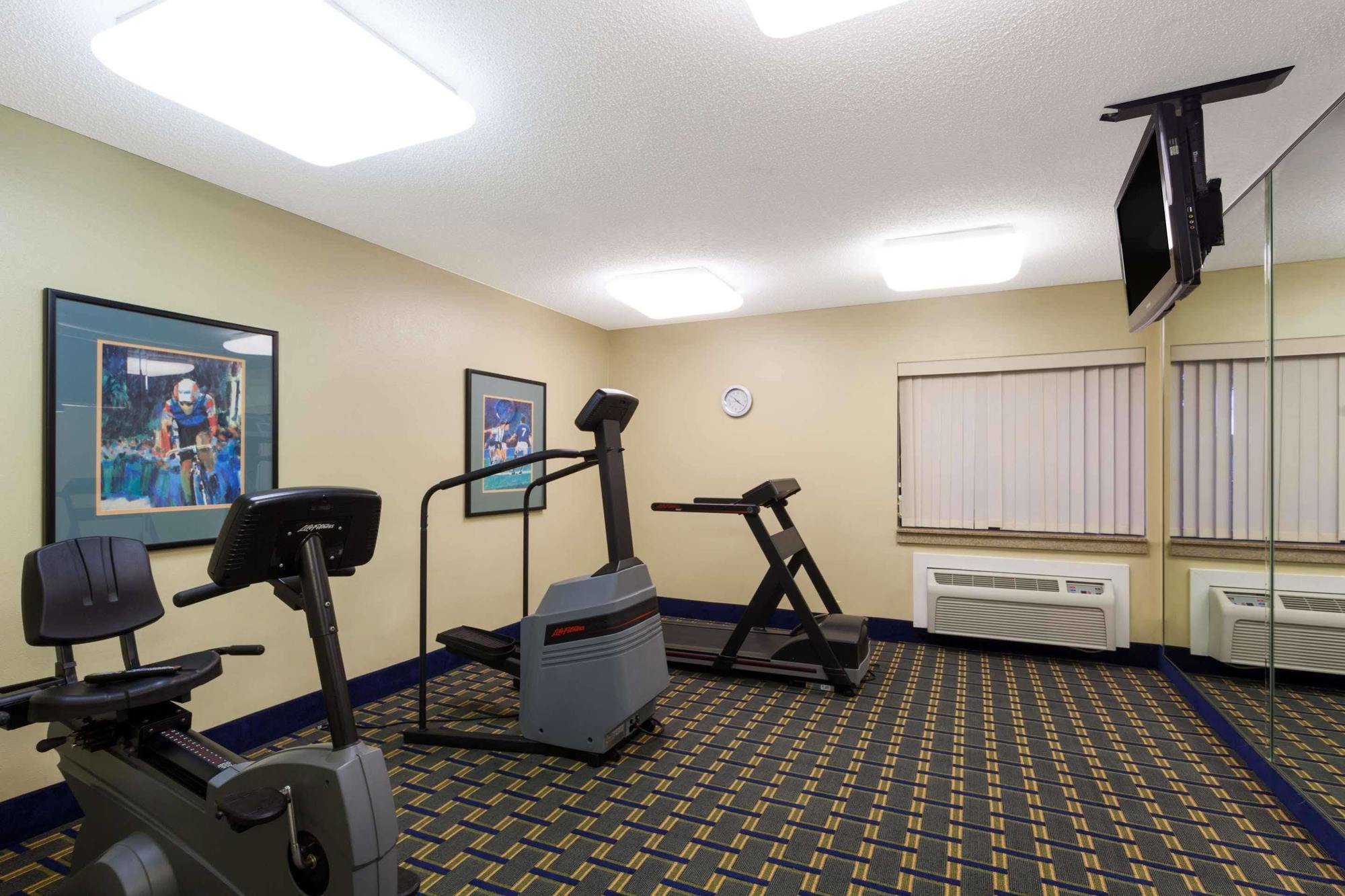 Baymont By Wyndham Memphis East Hotell Exteriör bild